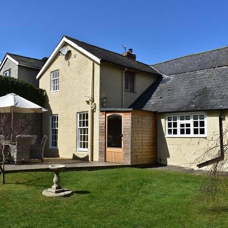 Cross Keys Cottage Holiday Let Бишопс-Касл Экстерьер фото