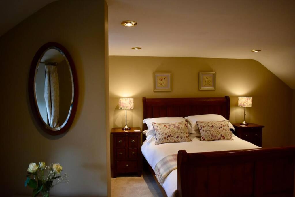 Cross Keys Cottage Holiday Let Бишопс-Касл Экстерьер фото