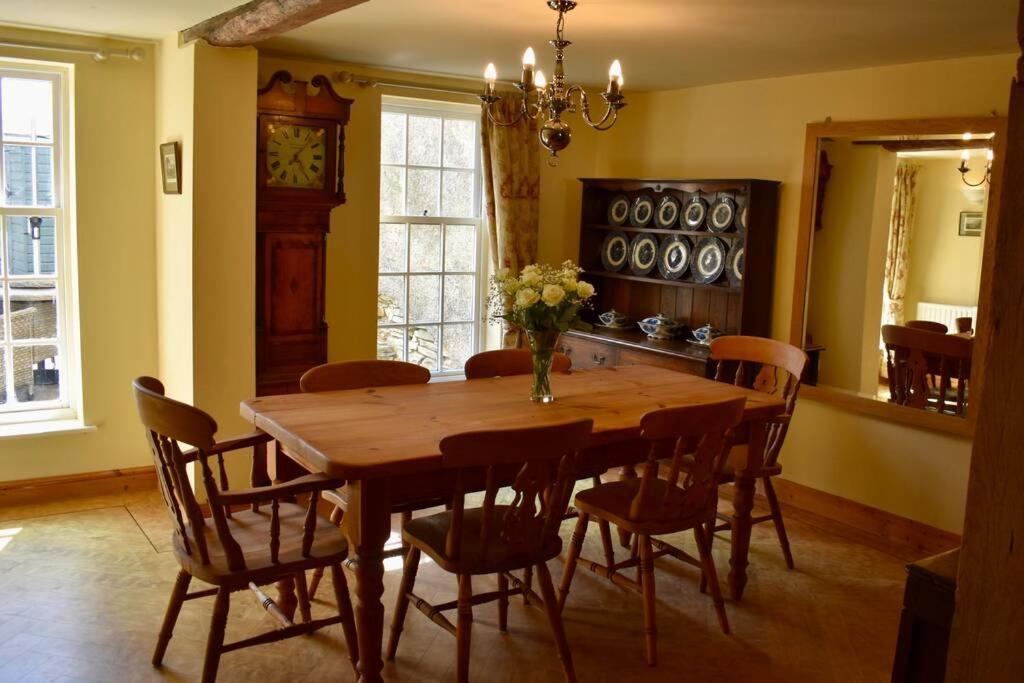 Cross Keys Cottage Holiday Let Бишопс-Касл Экстерьер фото
