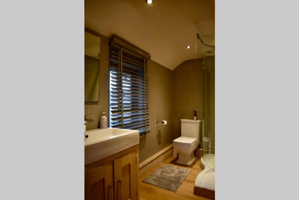 Cross Keys Cottage Holiday Let Бишопс-Касл Экстерьер фото